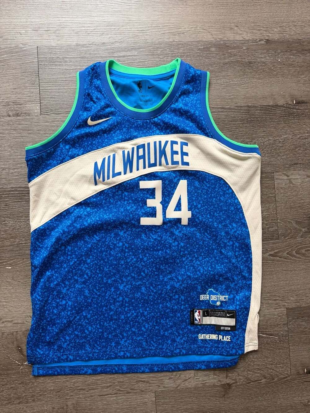 Nike Giannis Antetokounmpo Milwaukee Bucks City Edition Jersey Youth Large